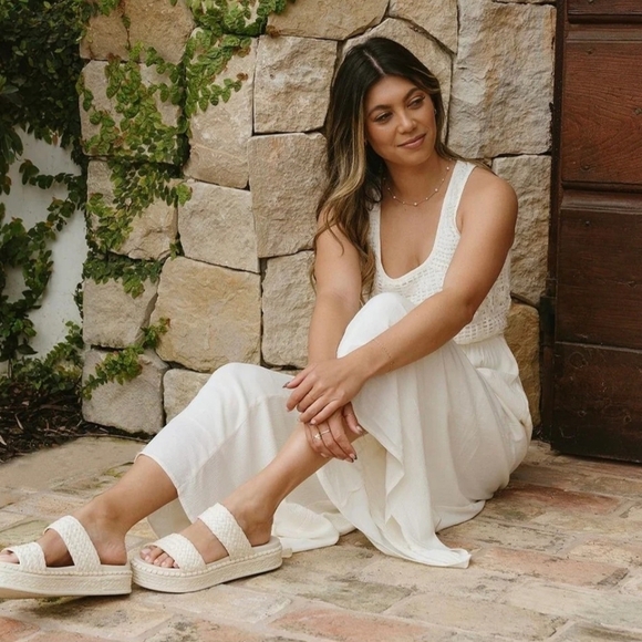 NWT Lovestitch Ivory 1 Piece Jumpsuit Wide Leg Gauzy Crochet Top Pockets Size S - Picture 3 of 16